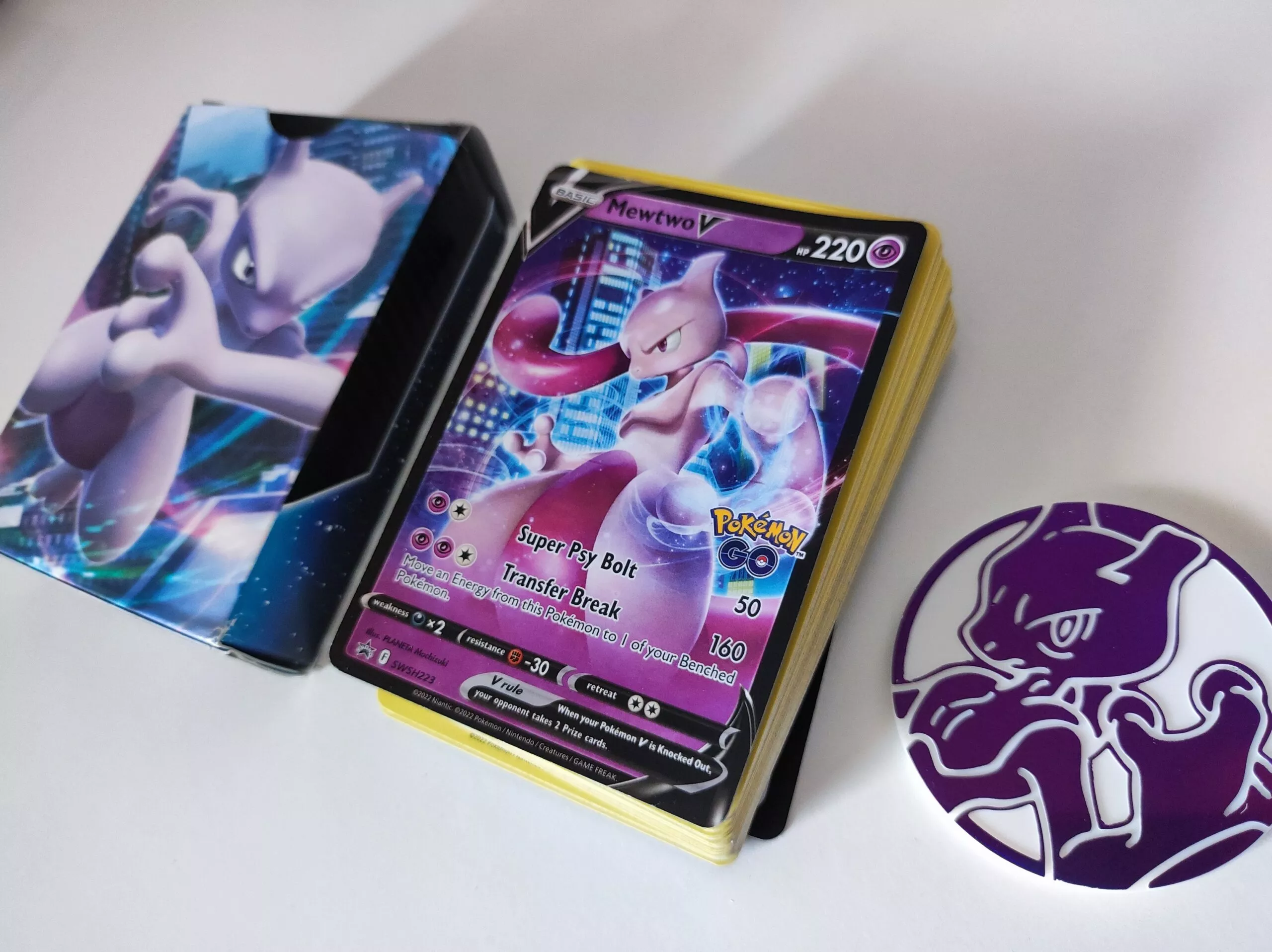 Pokemon-TCG-Mewtwo-V-Battle-Deck-scaled