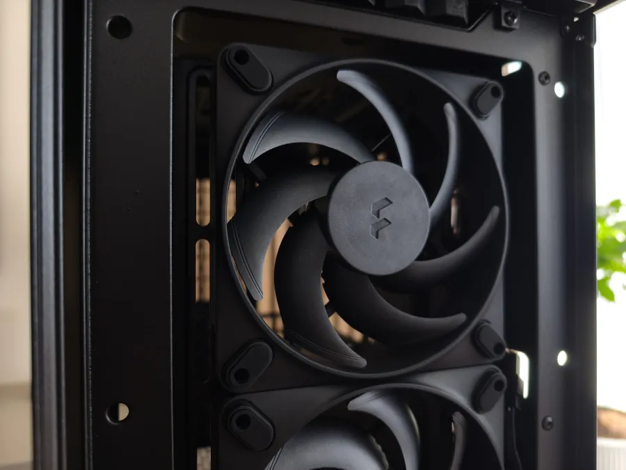 Fractal North Momentum Edition Recenzia 19